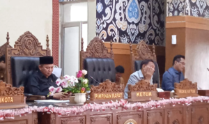 DPRD SETUJUI RAPERDA 1