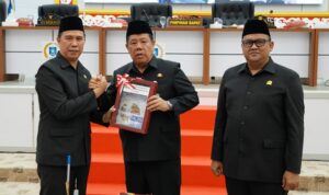 PARIPURNA DPRD BABEL SAHKAN DUA RAPERDA
