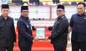 Sekda dprd 2